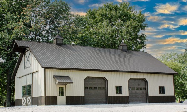 Equestrian barn building from Extreme Post Frame